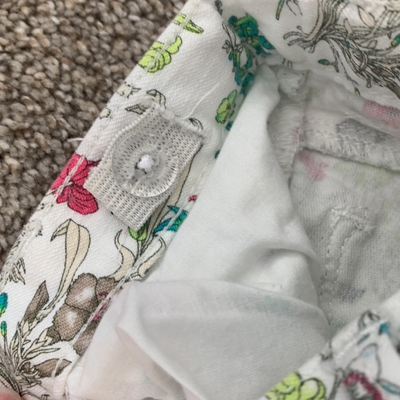 Old Navy Jeans - Picture 5 of 7